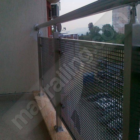 Парапет  с  панел иноксов